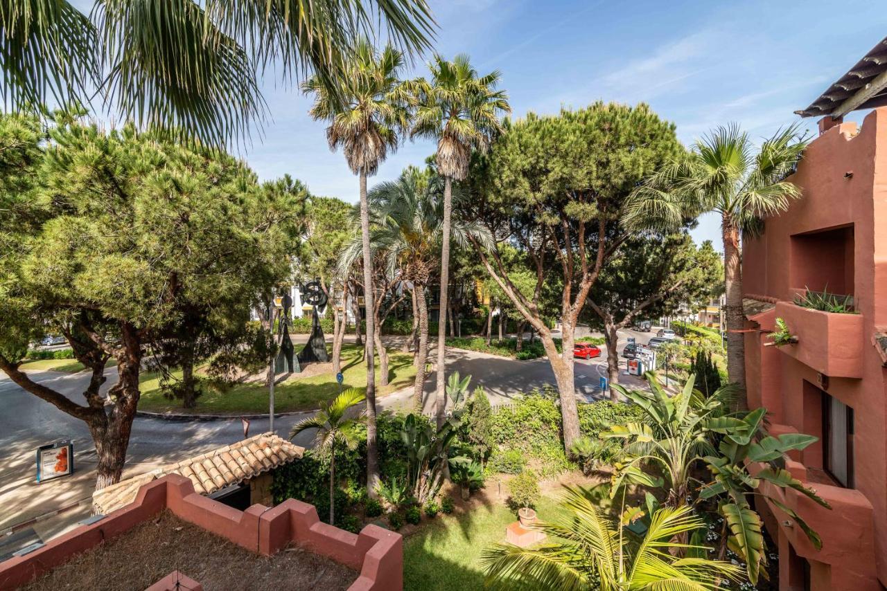 Luxury 2-Bed Apartment In Elviria W Pool Marbella Exterior foto