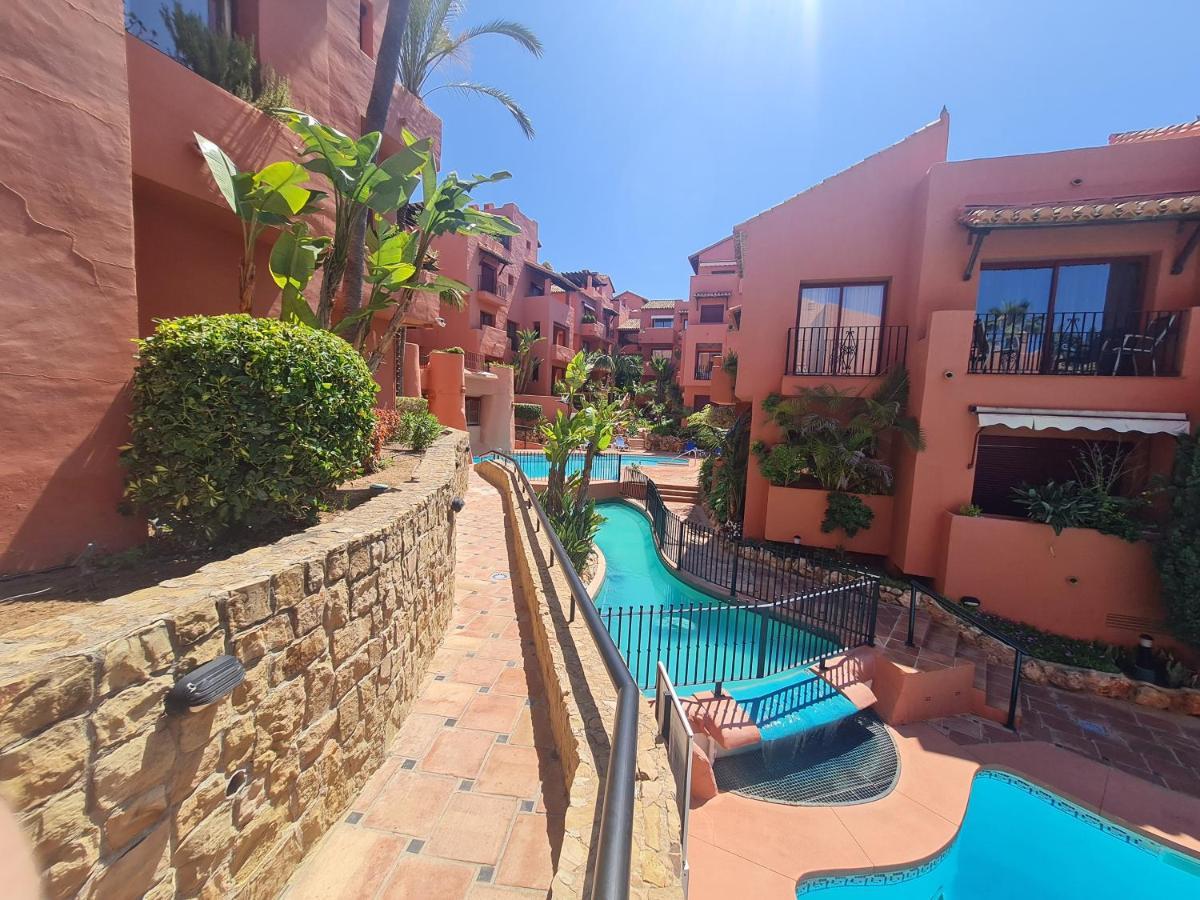 Luxury 2-Bed Apartment In Elviria W Pool Marbella Exterior foto
